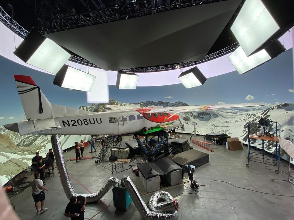Behind the scenes of 'Flight Risk'